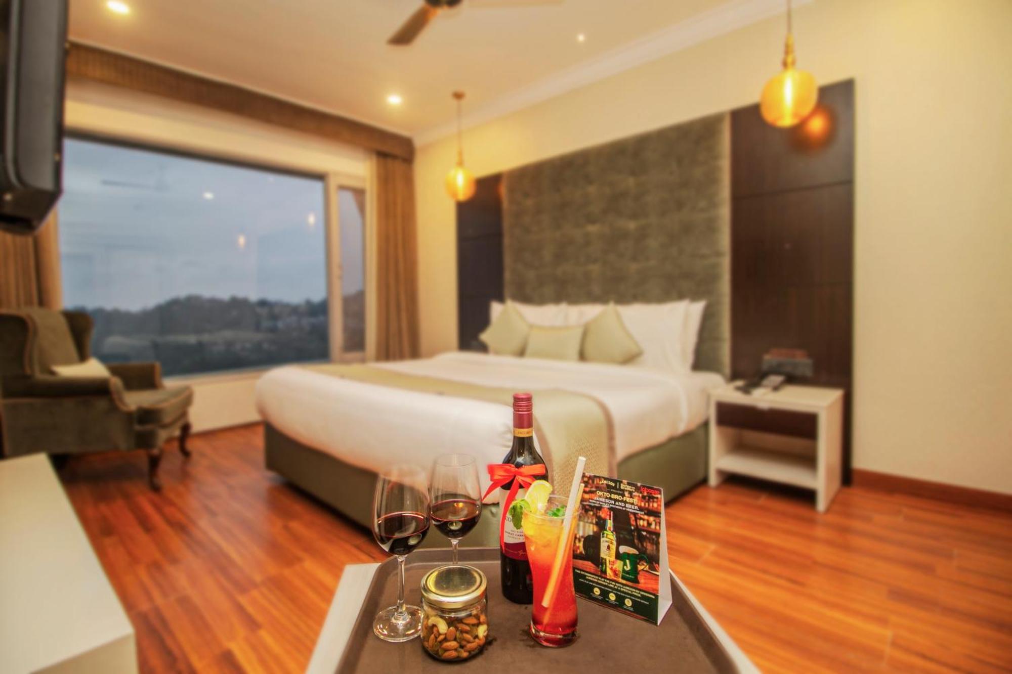 Amritara Surya, Mcleodganj, Dharamshala Hotel Kültér fotó